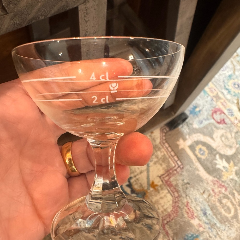 Elegant Vintage Clear Glass Coupe 8 pc set - Picture 6 of 8